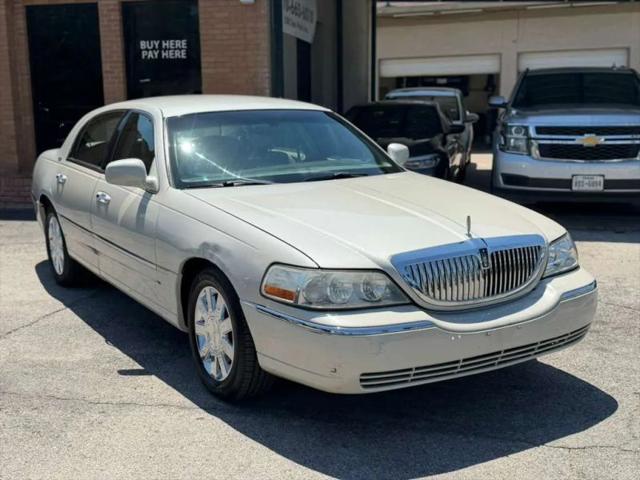 2005 Lincoln Town Car Signature Limited
