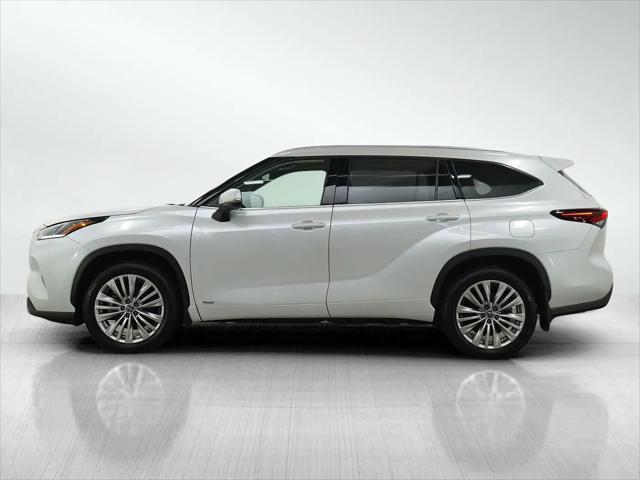 2025 Toyota Highlander Hybrid Platinum