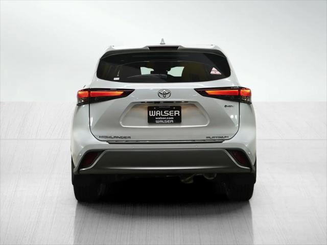 2025 Toyota Highlander Hybrid Platinum