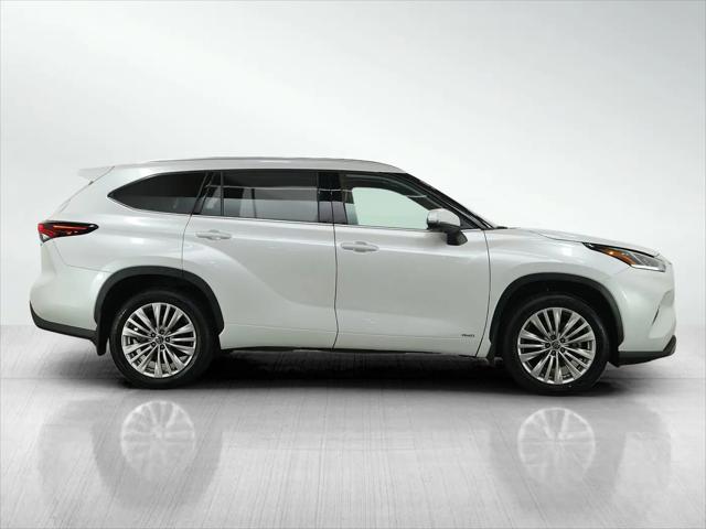 2025 Toyota Highlander Hybrid Platinum