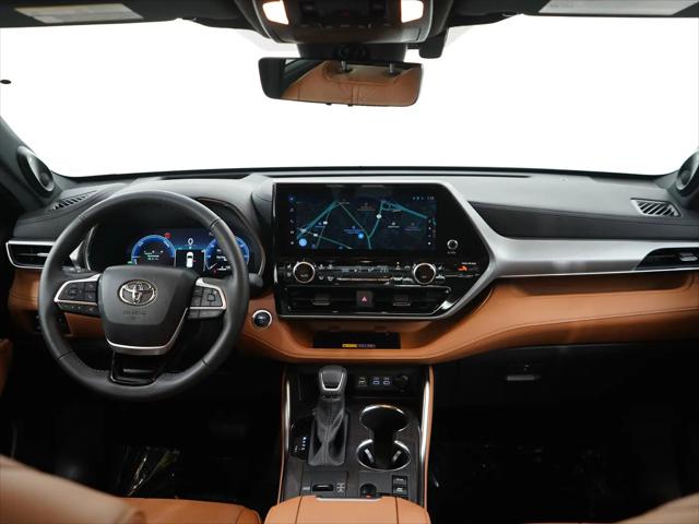 2025 Toyota Highlander Hybrid Platinum