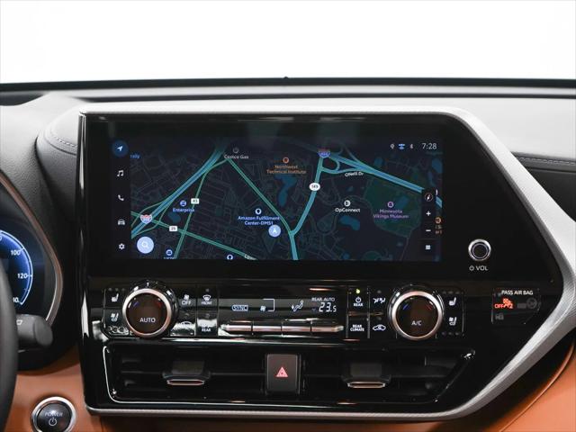 2025 Toyota Highlander Hybrid Platinum