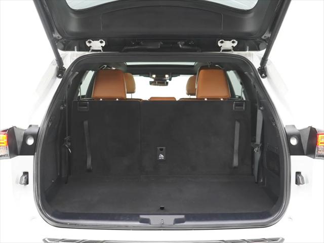 2025 Toyota Highlander Hybrid Platinum