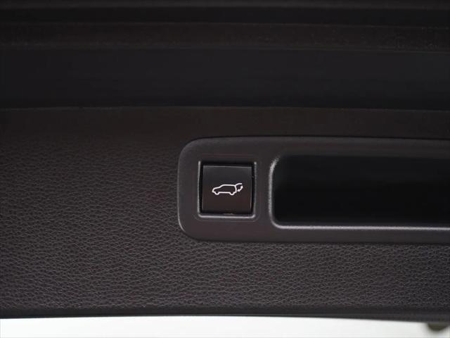 2025 Toyota Highlander Hybrid Platinum