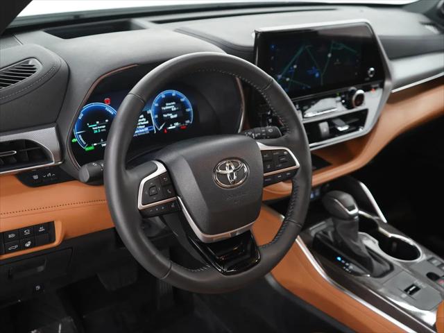 2025 Toyota Highlander Hybrid Platinum