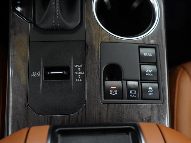 2025 Toyota Highlander Hybrid Platinum