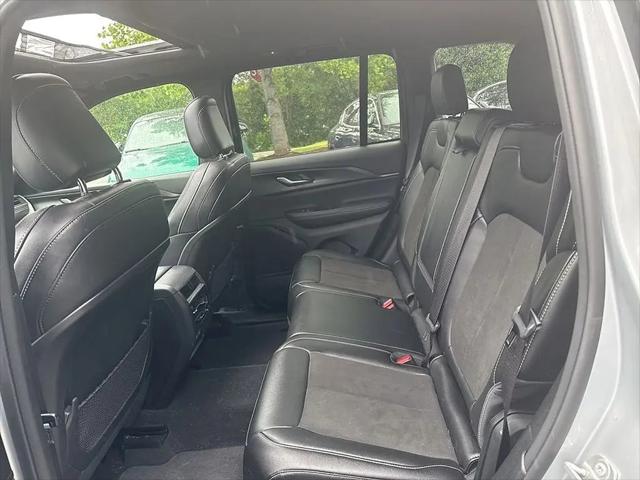 2023 Jeep Grand Cherokee Altitude 4x2