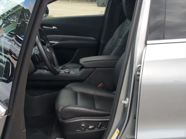 2025 Cadillac XT4 FWD Premium Luxury