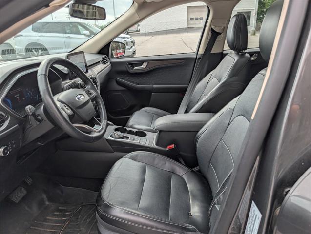 2020 Ford Escape Titanium Hybrid