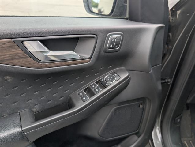 2020 Ford Escape Titanium Hybrid