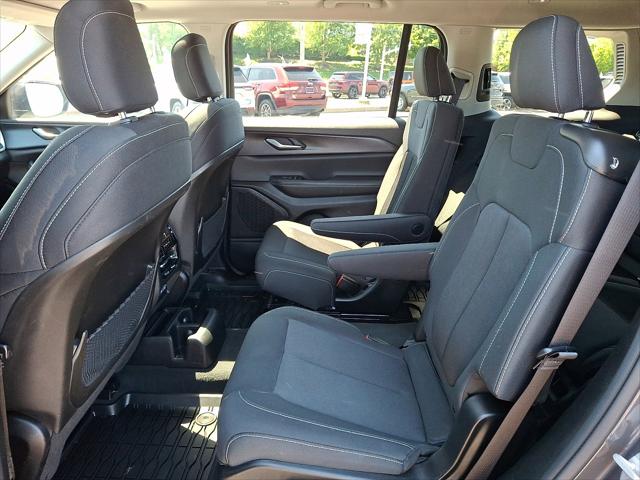 2023 Jeep Grand Cherokee L Laredo 4x4