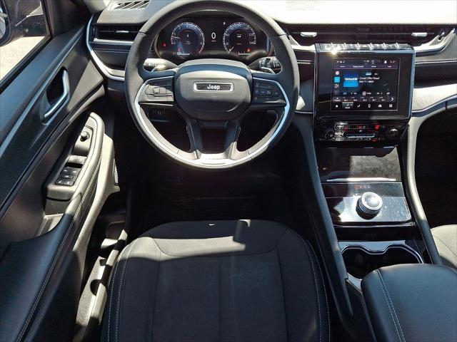 2023 Jeep Grand Cherokee L Laredo 4x4