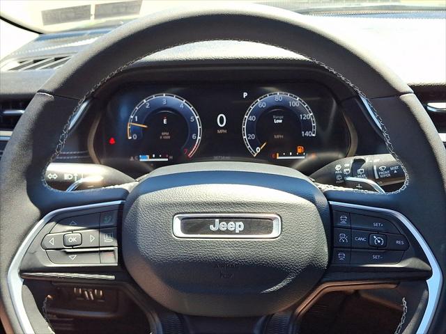2023 Jeep Grand Cherokee L Laredo 4x4