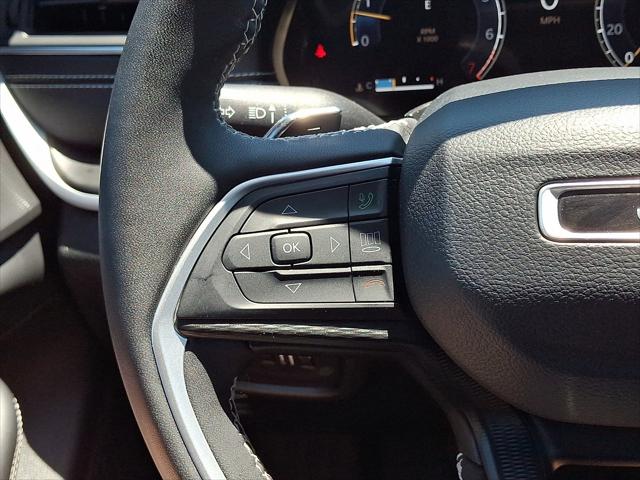 2023 Jeep Grand Cherokee L Laredo 4x4