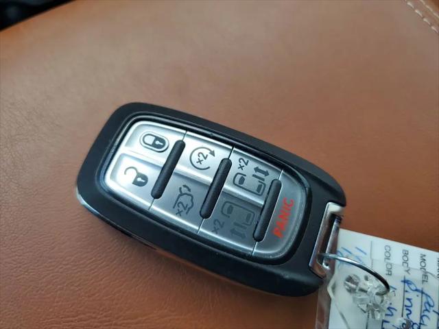 2024 Chrysler Pacifica Pinnacle AWD