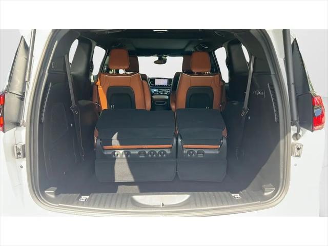 2024 Chrysler Pacifica Pinnacle AWD