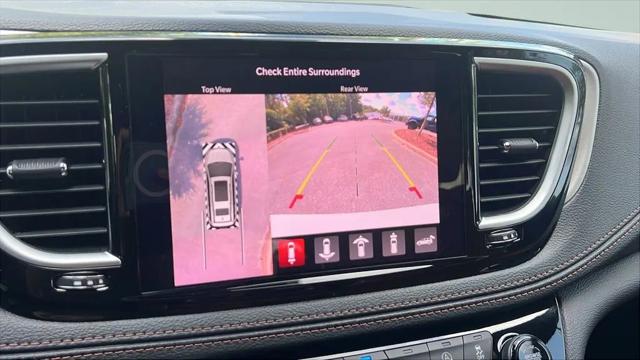 2024 Chrysler Pacifica Pinnacle AWD