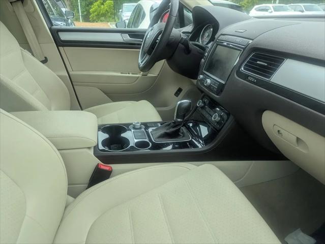 2016 Volkswagen Touareg VR6 Sport