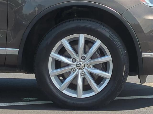 2016 Volkswagen Touareg VR6 Sport