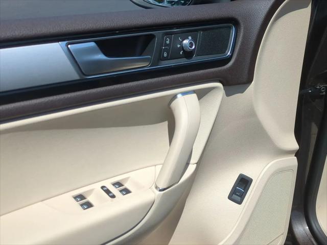 2016 Volkswagen Touareg VR6 Sport