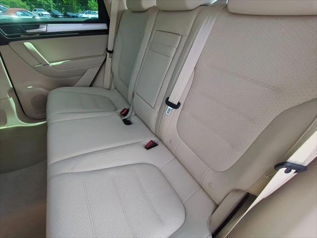 2016 Volkswagen Touareg VR6 Sport