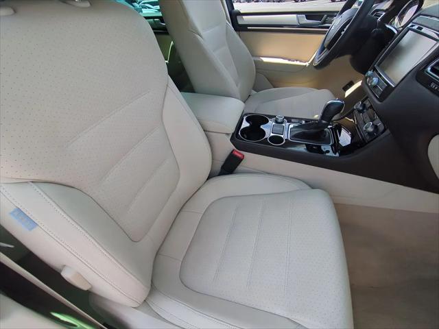 2016 Volkswagen Touareg VR6 Sport