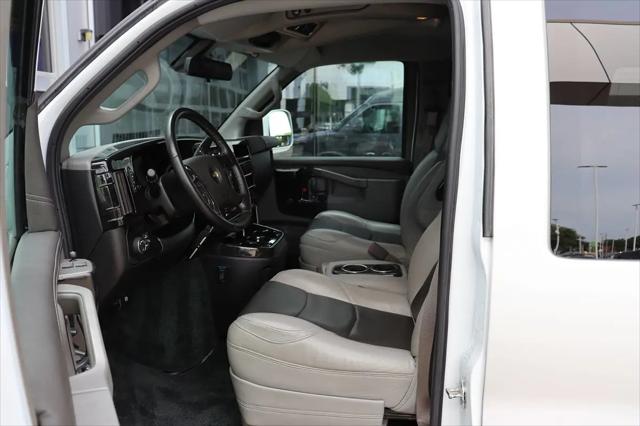 2021 Chevrolet Express Passenger RWD 2500 Regular Wheelbase LS