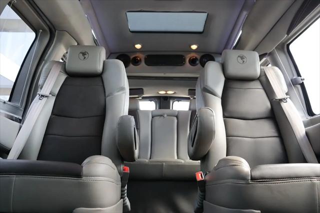 2021 Chevrolet Express Passenger RWD 2500 Regular Wheelbase LS