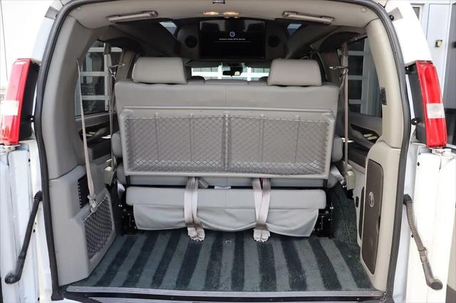 2021 Chevrolet Express Passenger RWD 2500 Regular Wheelbase LS