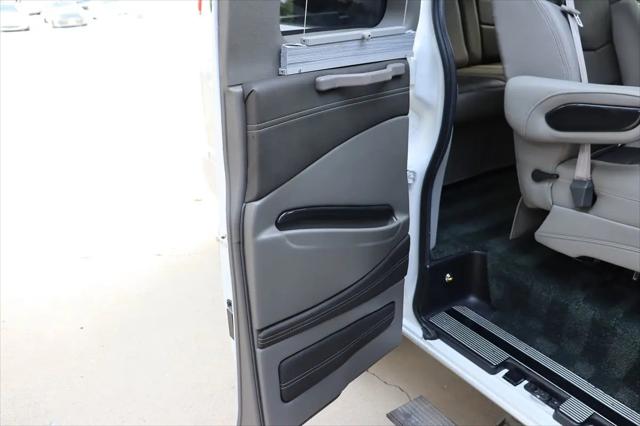 2021 Chevrolet Express Passenger RWD 2500 Regular Wheelbase LS