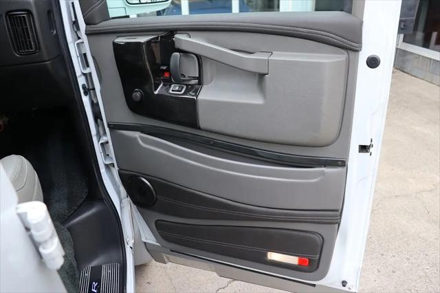 2021 Chevrolet Express Passenger RWD 2500 Regular Wheelbase LS
