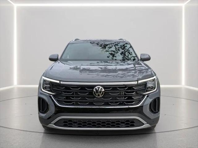 2026 Volkswagen Atlas Cross Sport SE with Technology