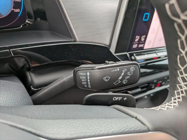 2026 Volkswagen Atlas Cross Sport SE with Technology