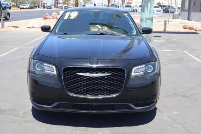 2019 Chrysler 300 Touring