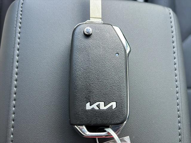 2026 Kia Niro LX