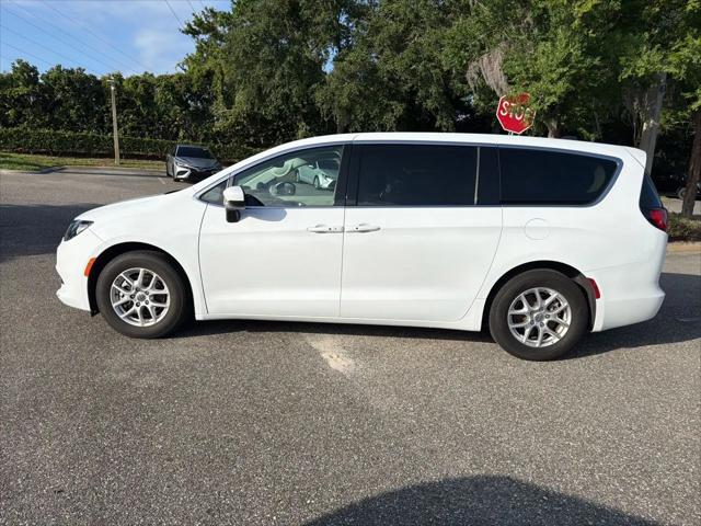 2023 Chrysler Voyager LX