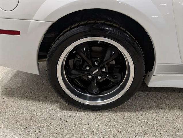 2004 Ford Mustang Mach 1