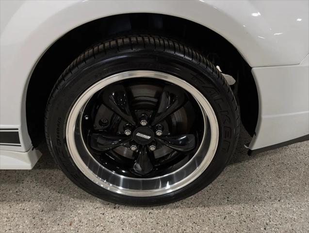 2004 Ford Mustang Mach 1