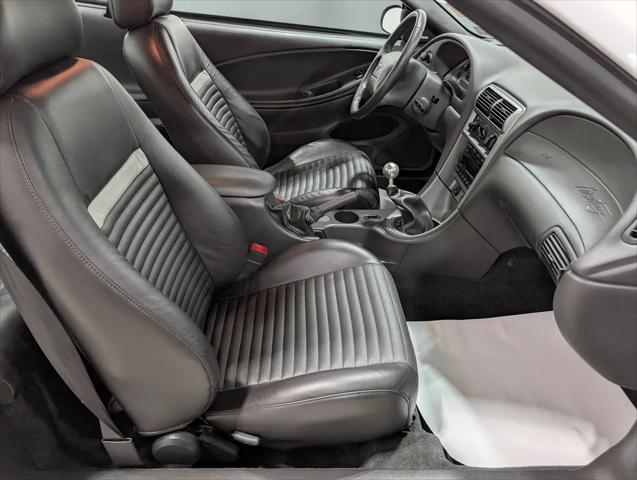 2004 Ford Mustang Mach 1