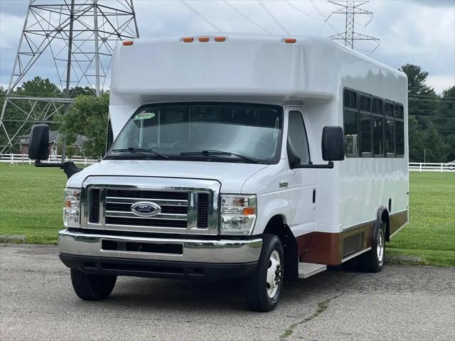 2013 Ford E-450 Cutaway E-450