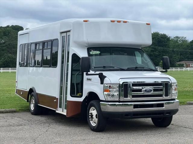 2013 Ford E-450 Cutaway E-450