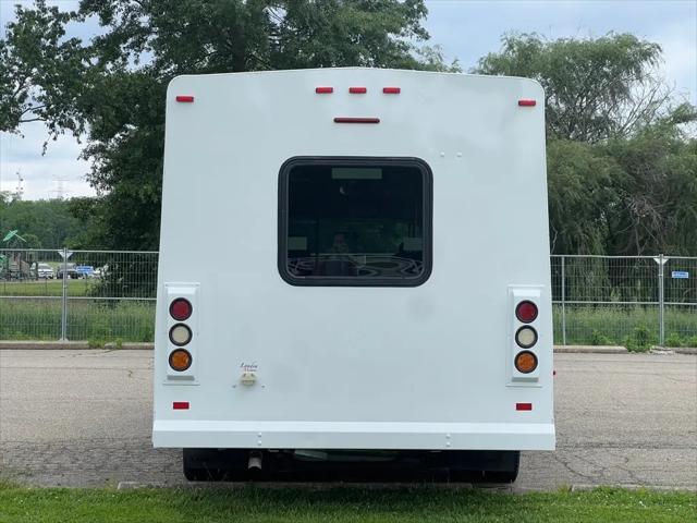 2013 Ford E-450 Cutaway E-450