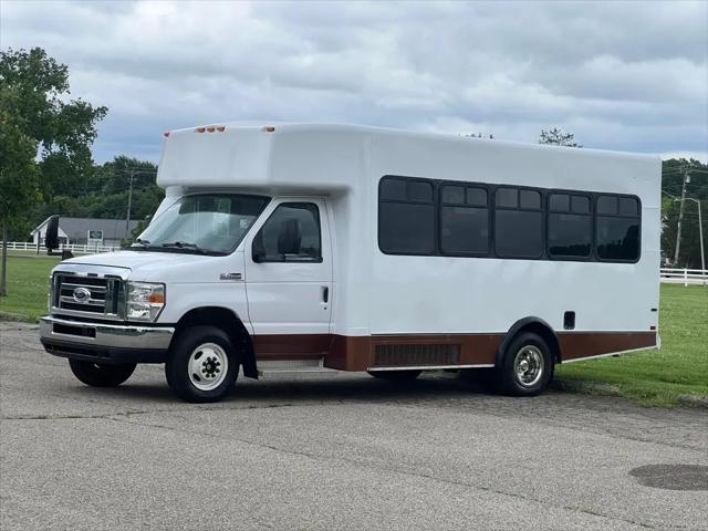 2013 Ford E-450 Cutaway E-450