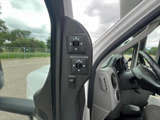 2013 Ford E-450 Cutaway E-450