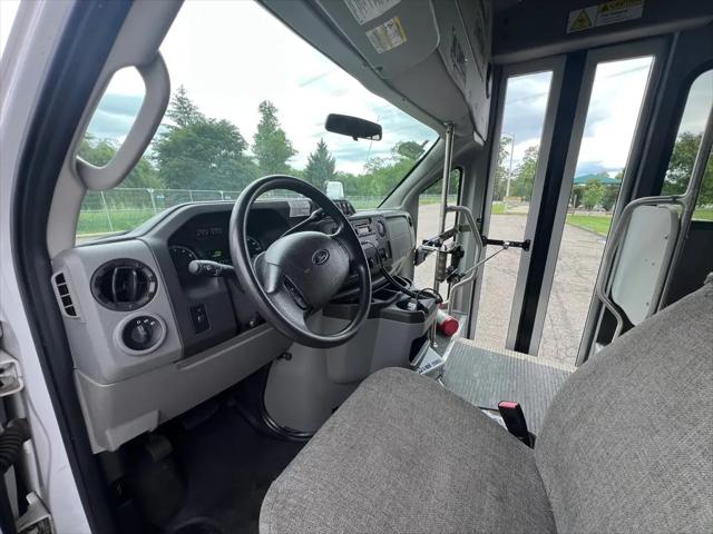 2013 Ford E-450 Cutaway E-450