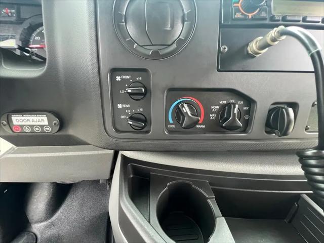 2013 Ford E-450 Cutaway E-450