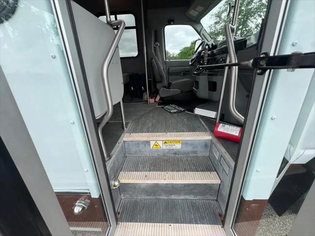 2013 Ford E-450 Cutaway E-450