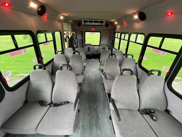 2013 Ford E-450 Cutaway E-450