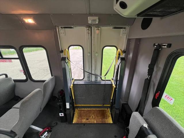 2013 Ford E-450 Cutaway E-450