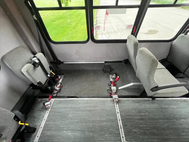 2013 Ford E-450 Cutaway E-450